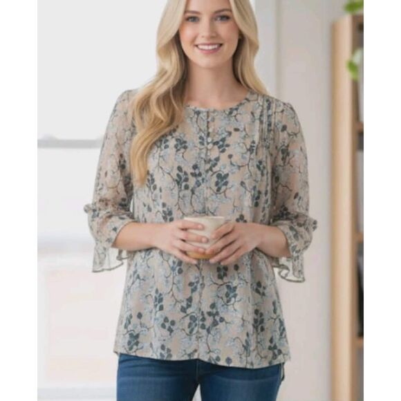 LC Lauren Conrad Tops - LC Lauren Conrad Size S Floral Blouse Pintuck Shark-Bite Cottage Peasant